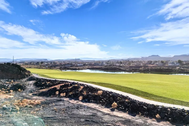 2431 Phil Smith Ct, Santa Clara, Utah 84765