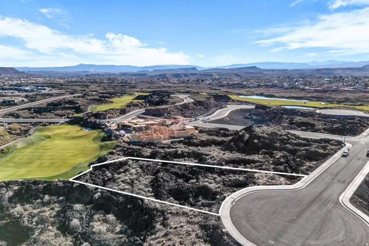 2442 S South Village Dr, Santa Clara, Utah 84765