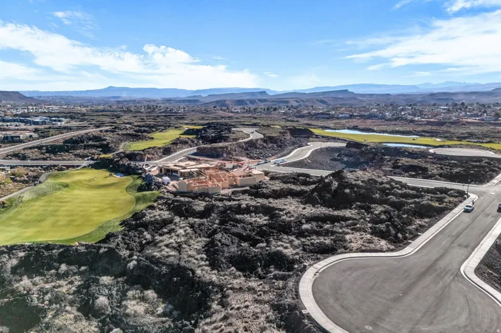 2442 S South Village Dr, Santa Clara, Utah 84765