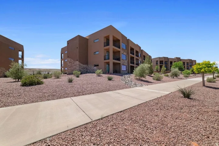 View of apartment building / complex