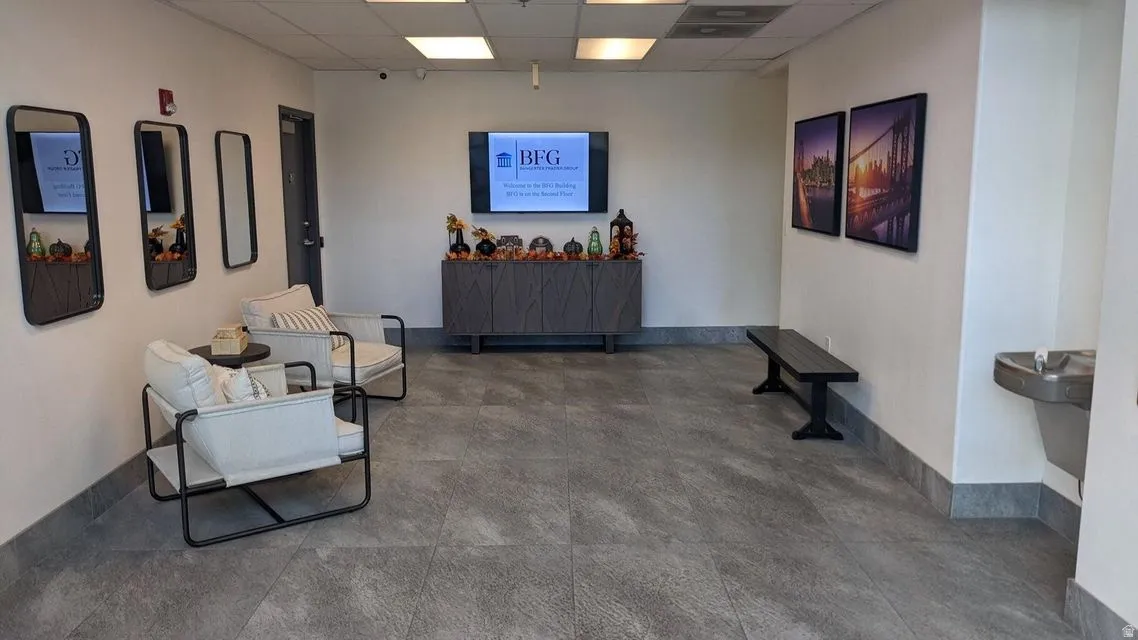 Lobby featuring a drop ceiling