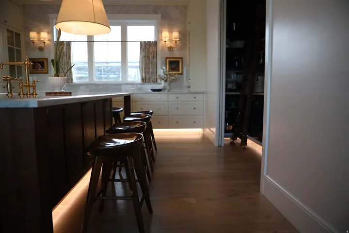 Kitchen accent Lighting features