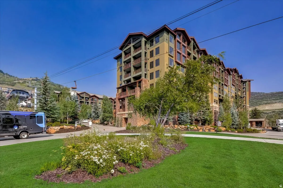 View of apartment building / complex