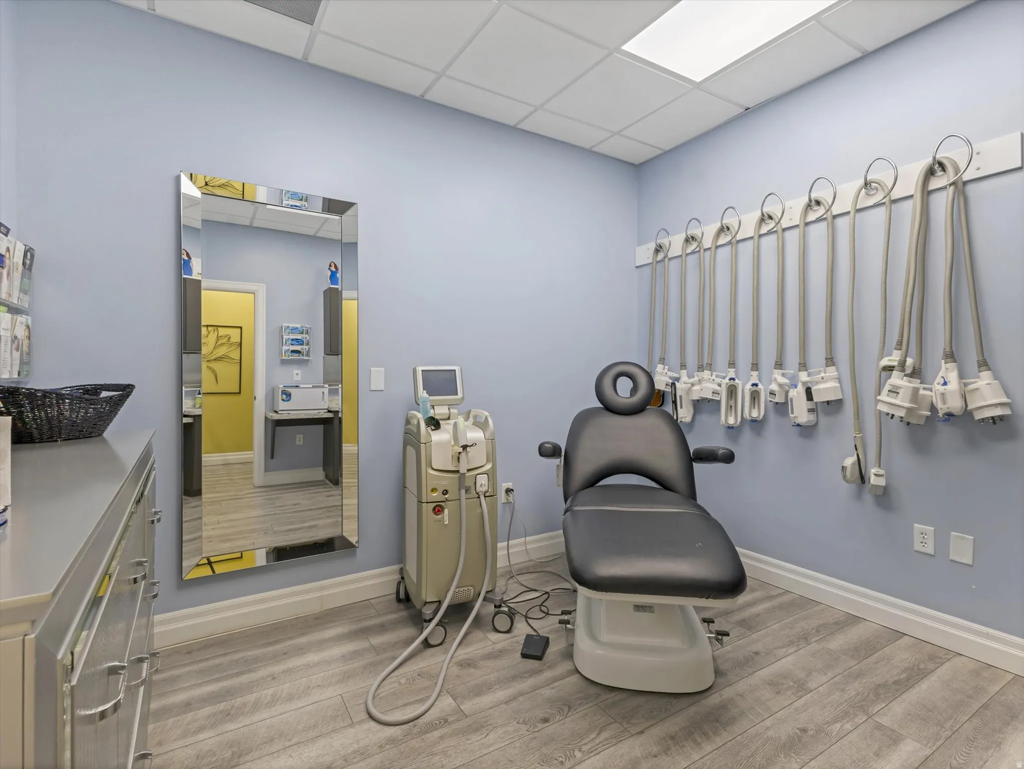 Miscellaneous room featuring a paneled ceiling