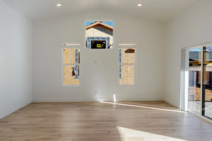 Unfurnished room featuring light wood-type flooring and recessed lighting