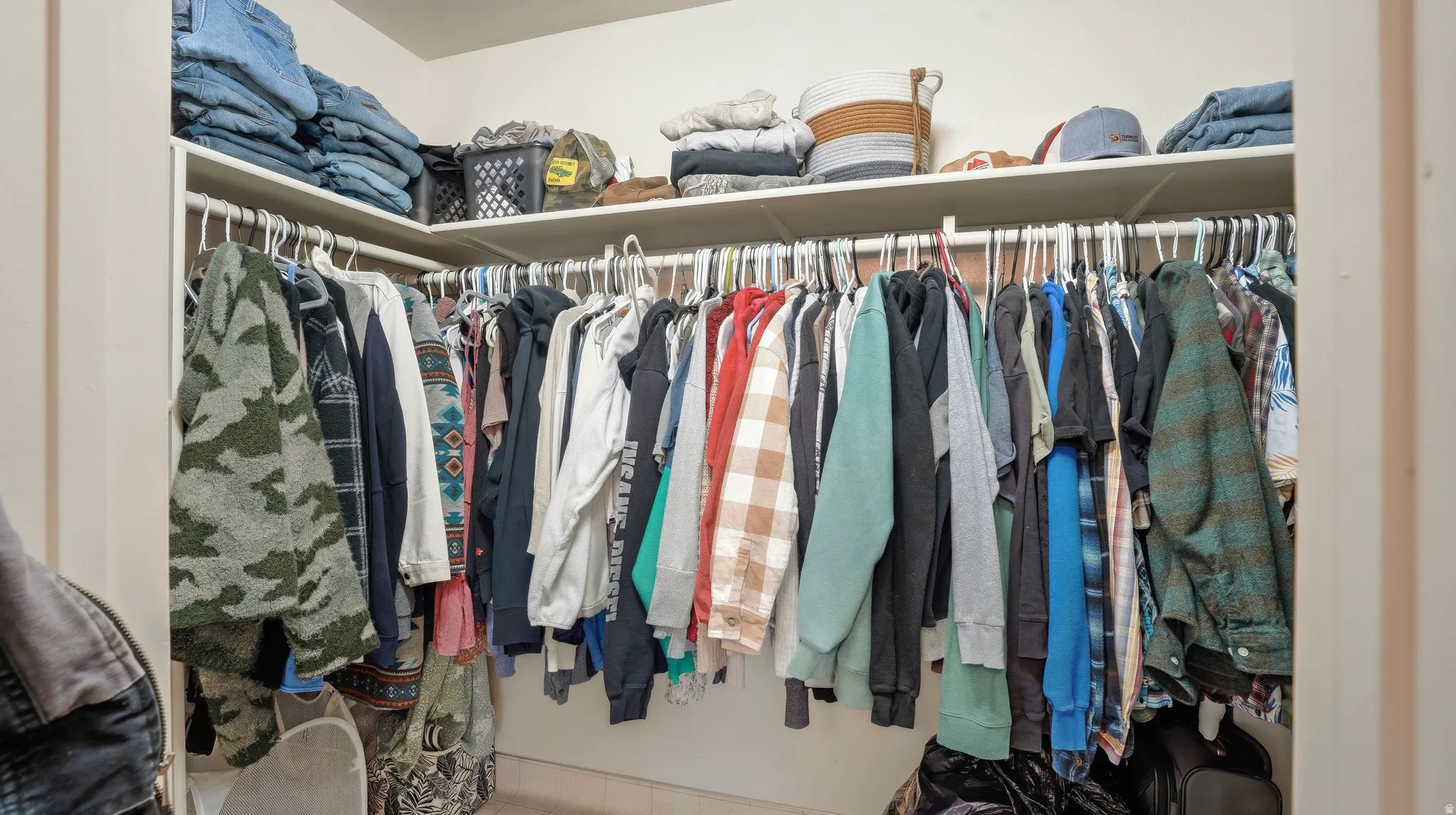 View of walk in closet