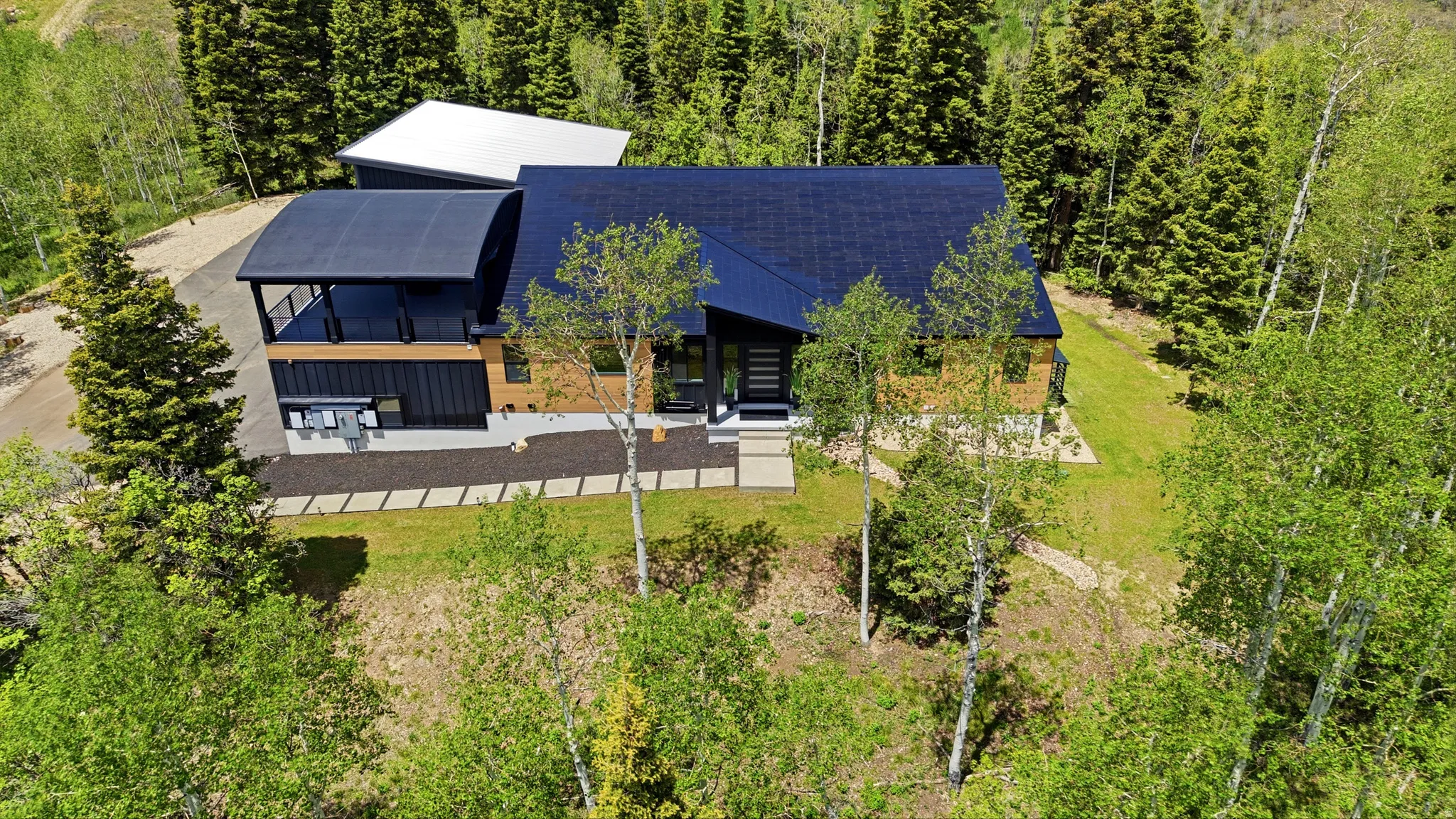Good view of Tesla Solar Roof