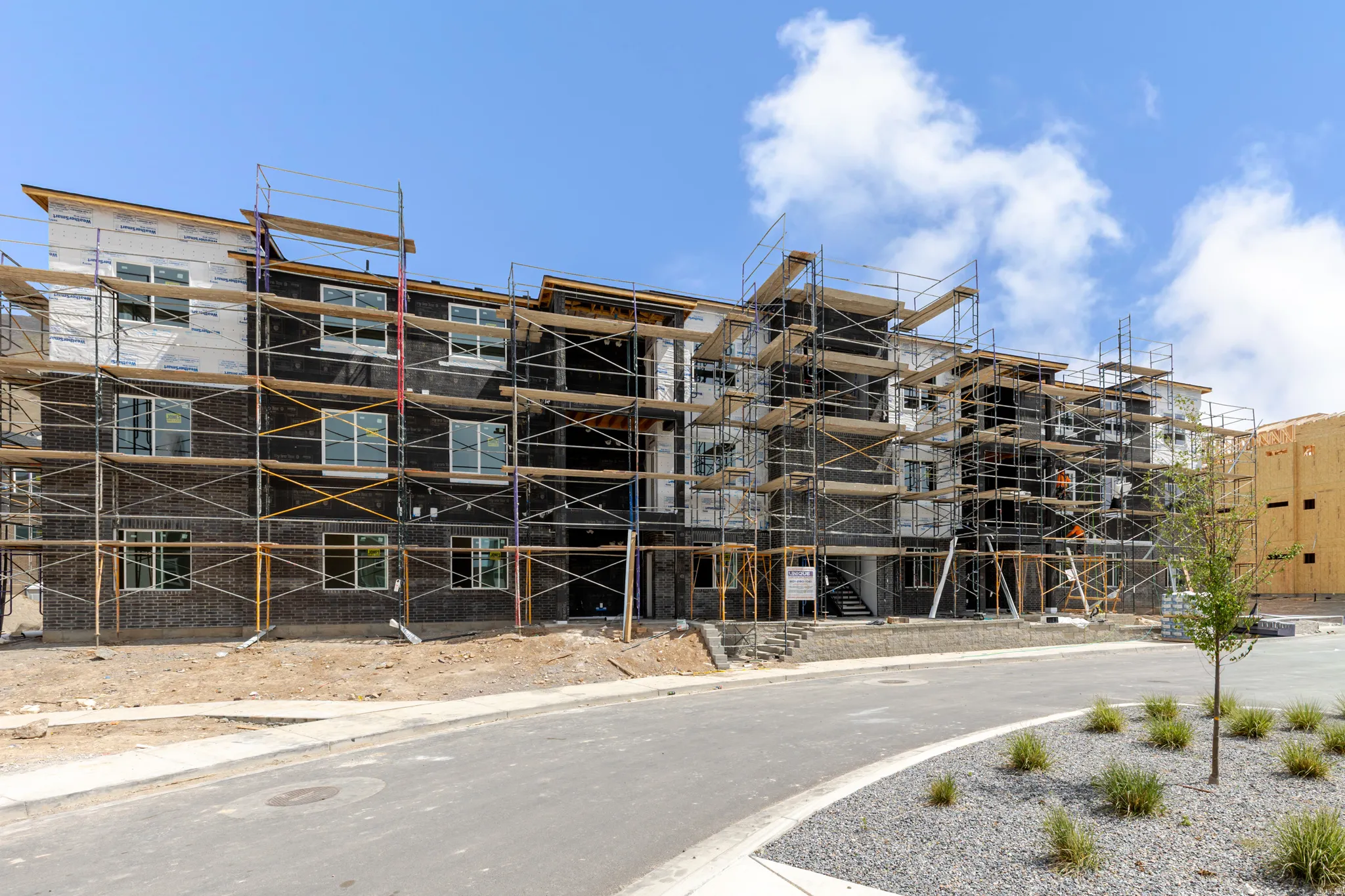 View of apartment building / complex