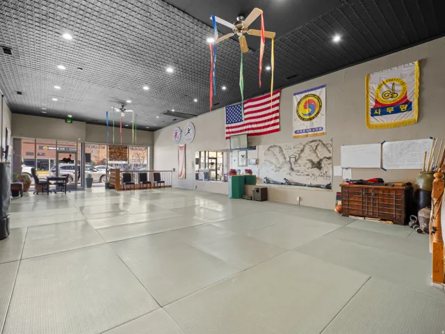 Garage featuring a ceiling fan and recessed lighting