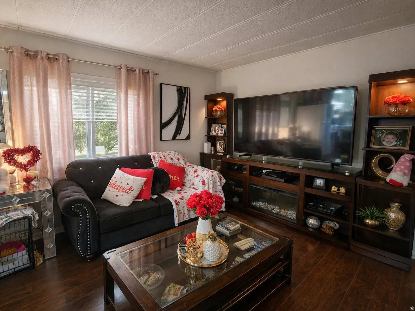 Living room with hardwood / wood-style floors
