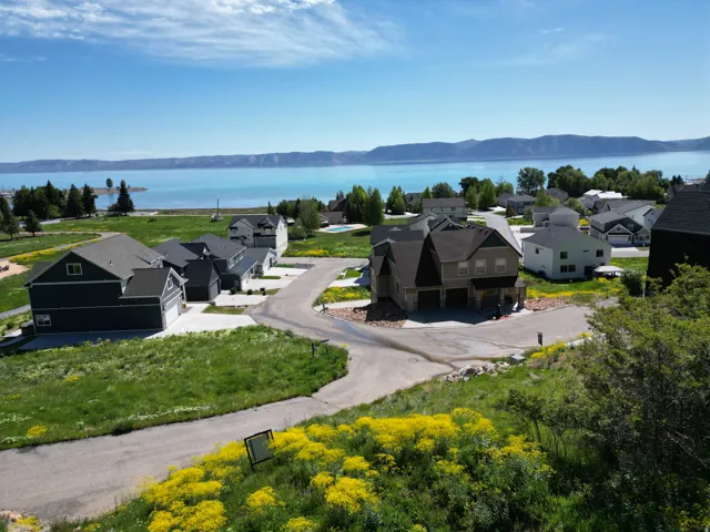 697 N Lochwood Dr, Garden City, Utah 84028