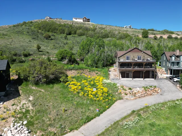 697 N Lochwood Dr, Garden City, Utah 84028