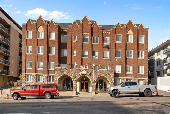 View of apartment building / complex
