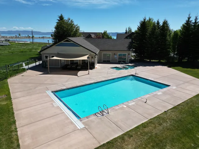 697 N Lochwood Dr, Garden City, Utah 84028