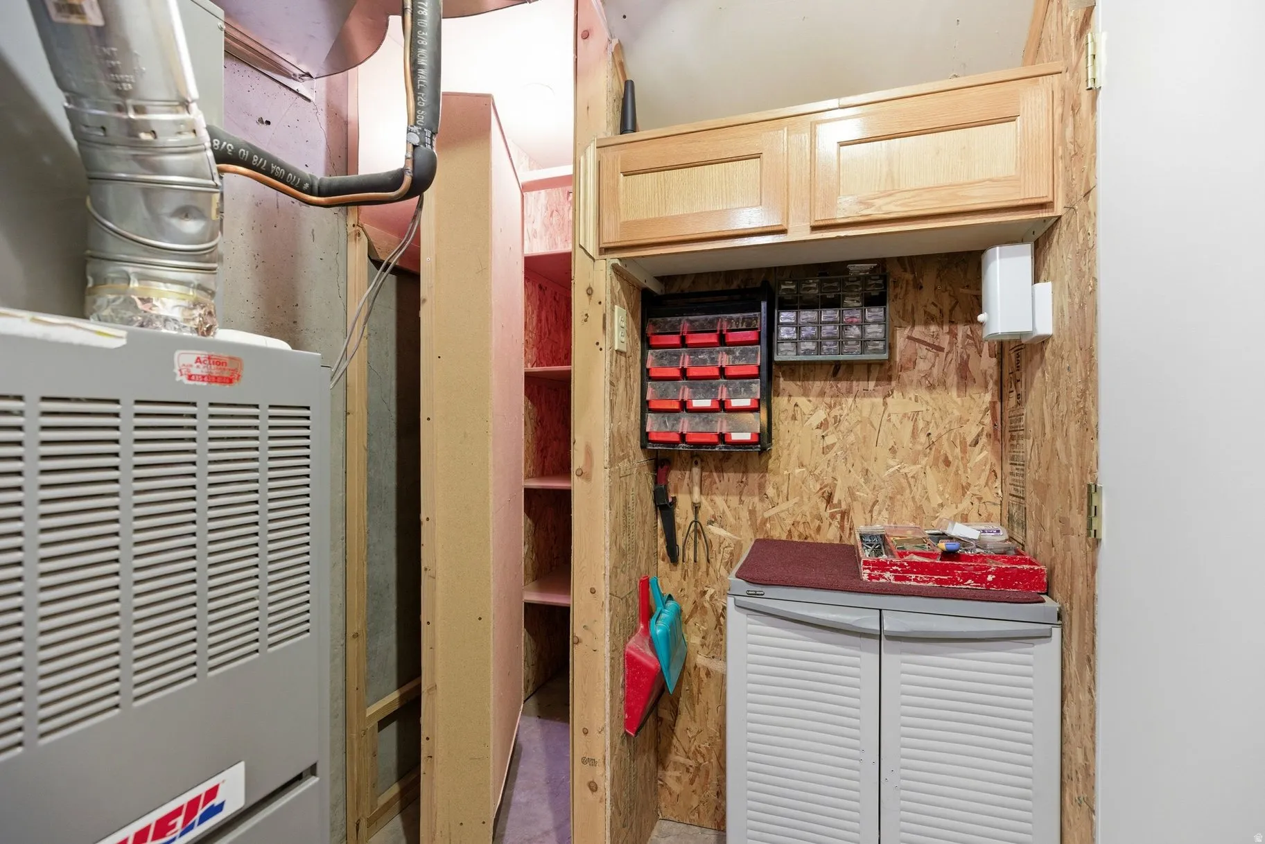 Utility room with heating unit