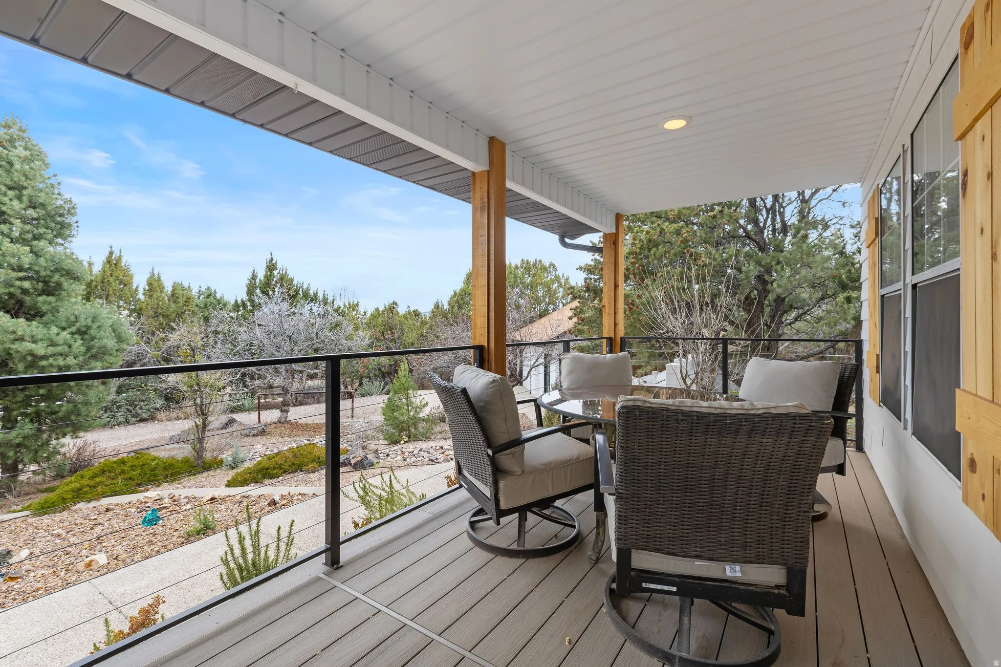 Deck featuring outdoor dining space