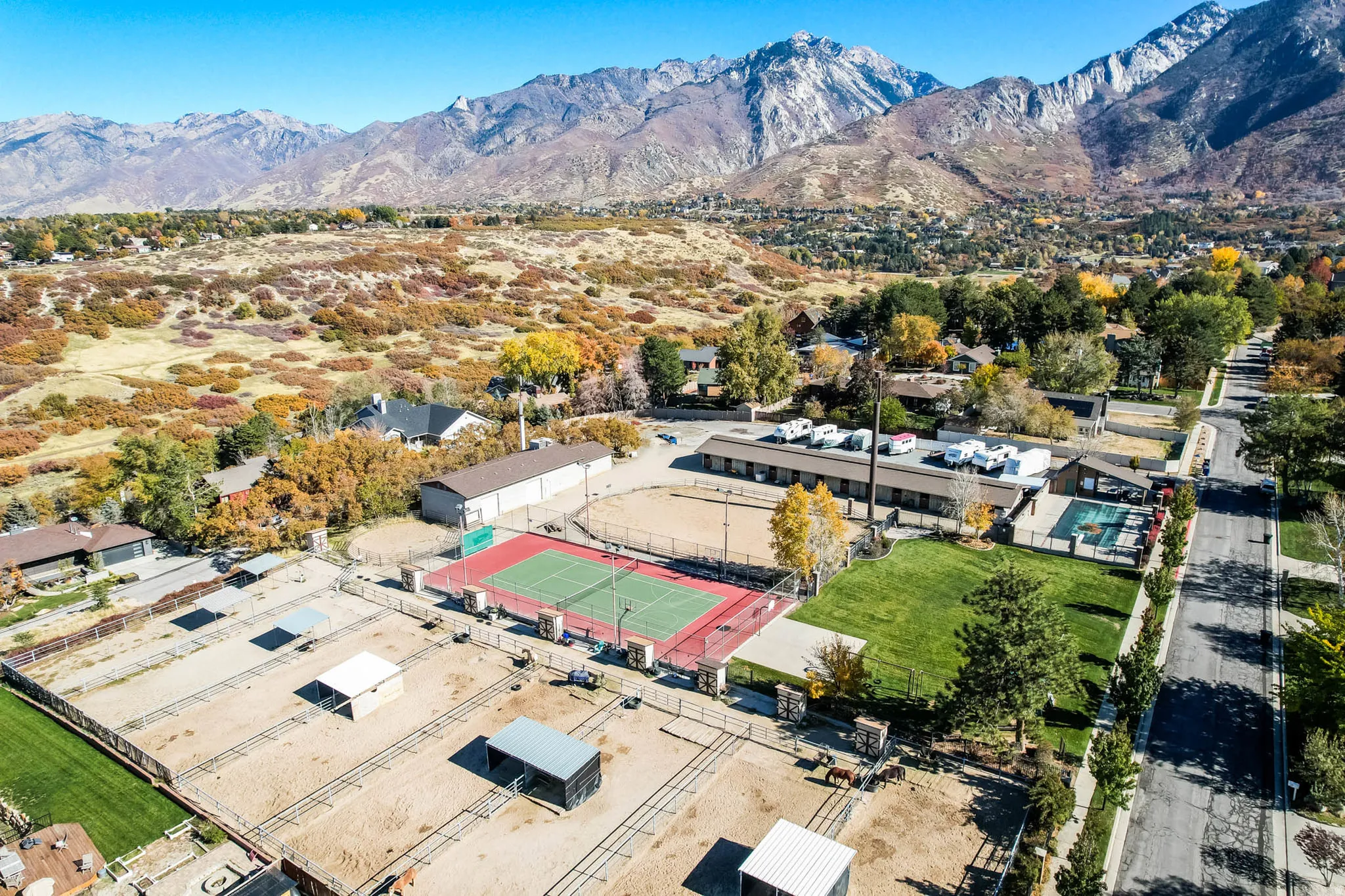 HOA amenities and horse stalls (1 included with home)