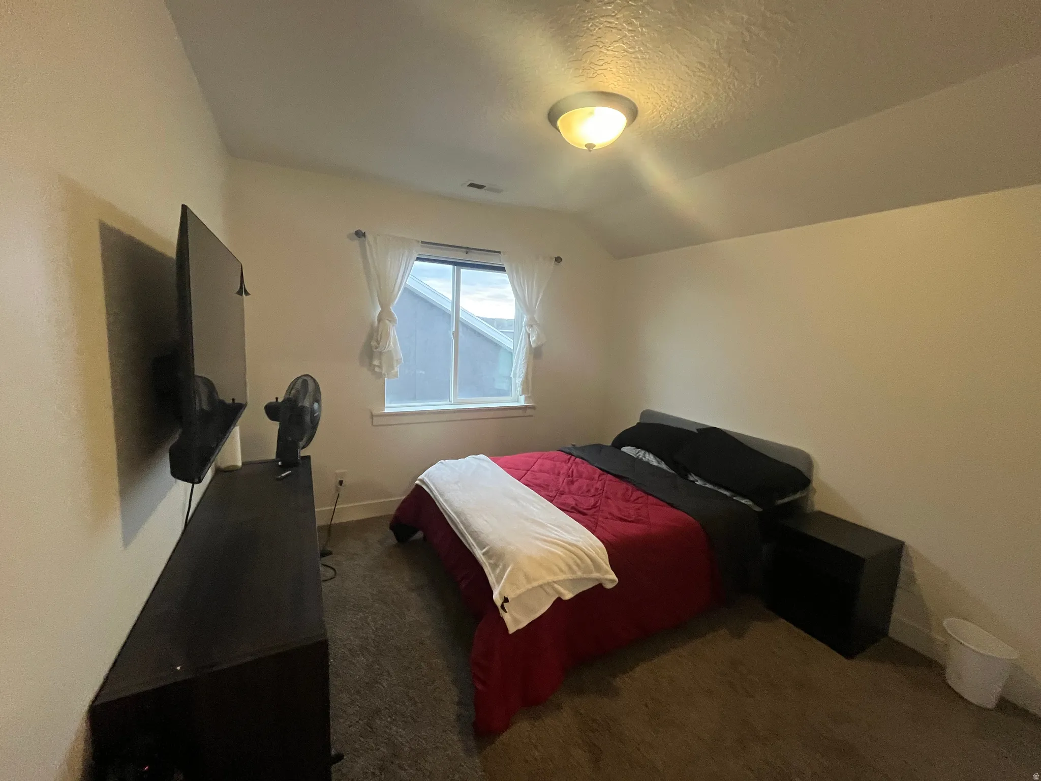 bedroom 2 on Upper level