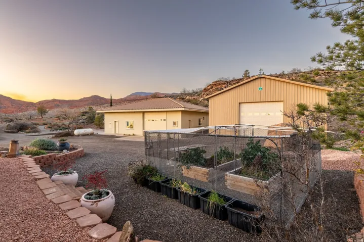 779 S Silver Rd, Leeds, Utah 84746