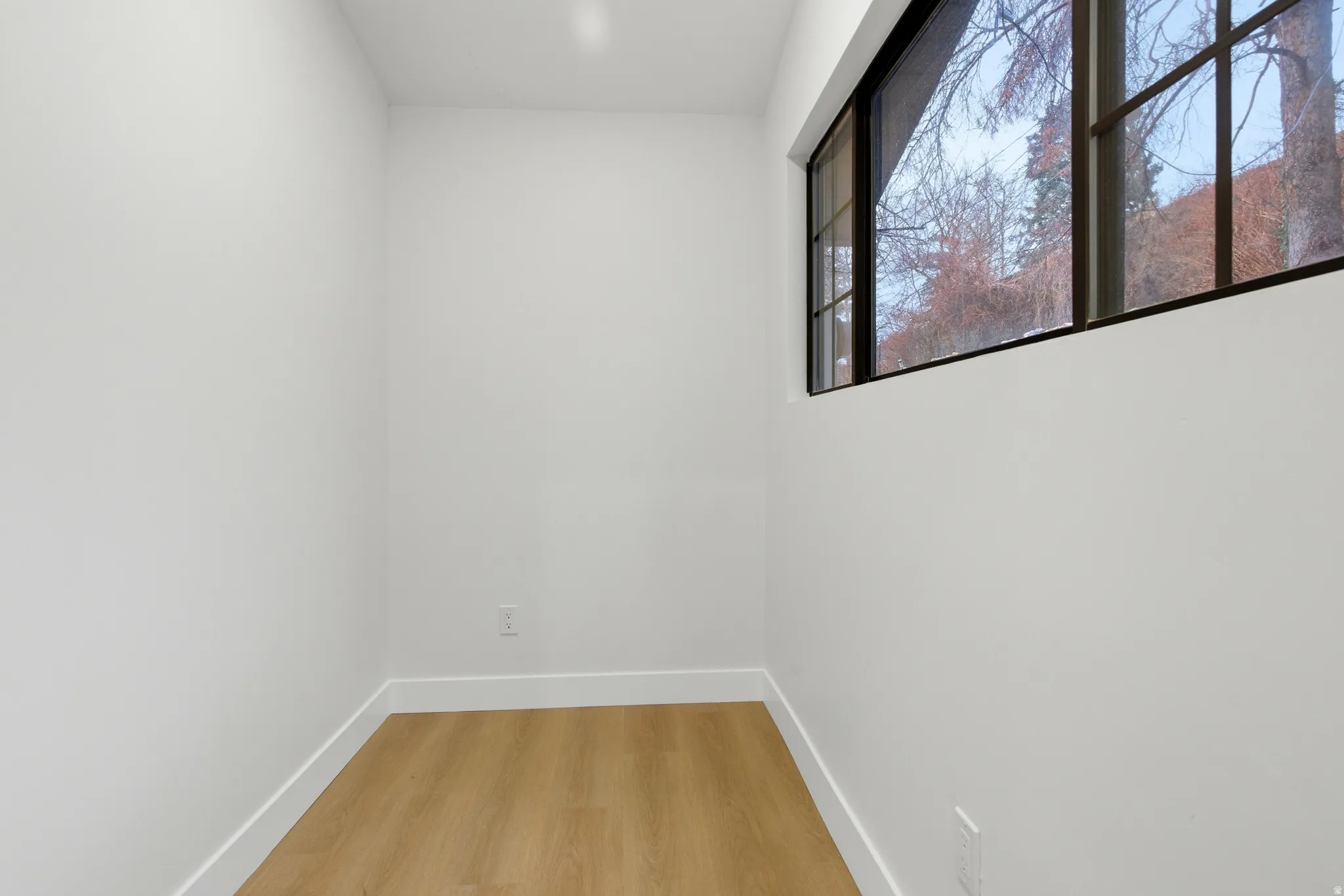 Seller can build custom closet shelving.