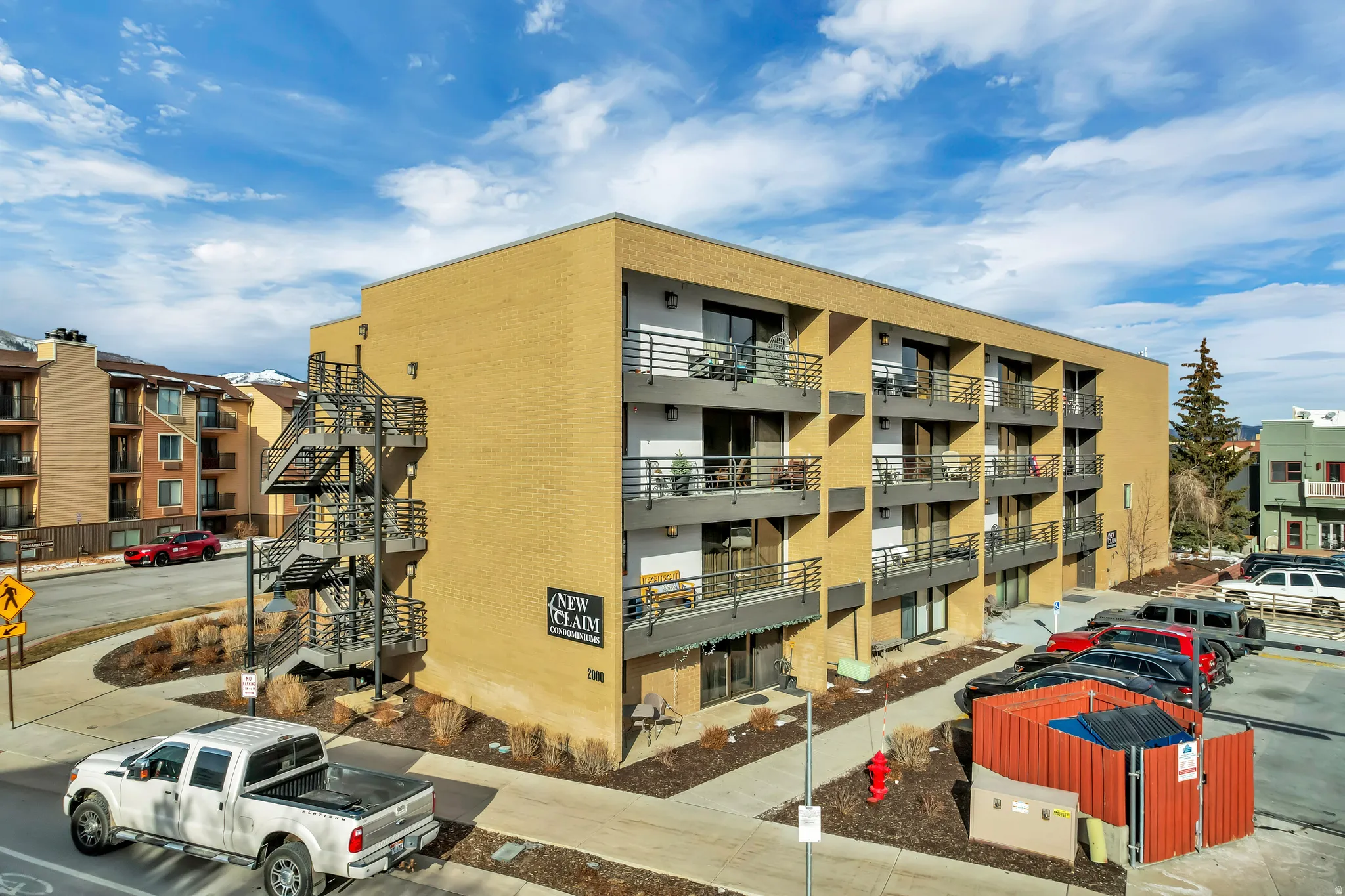 View of apartment building / complex