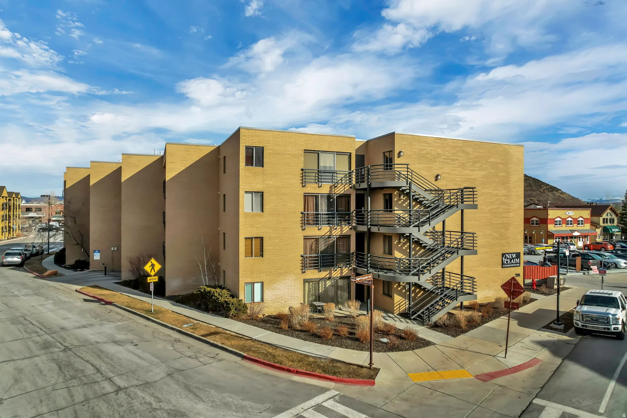 View of apartment building / complex