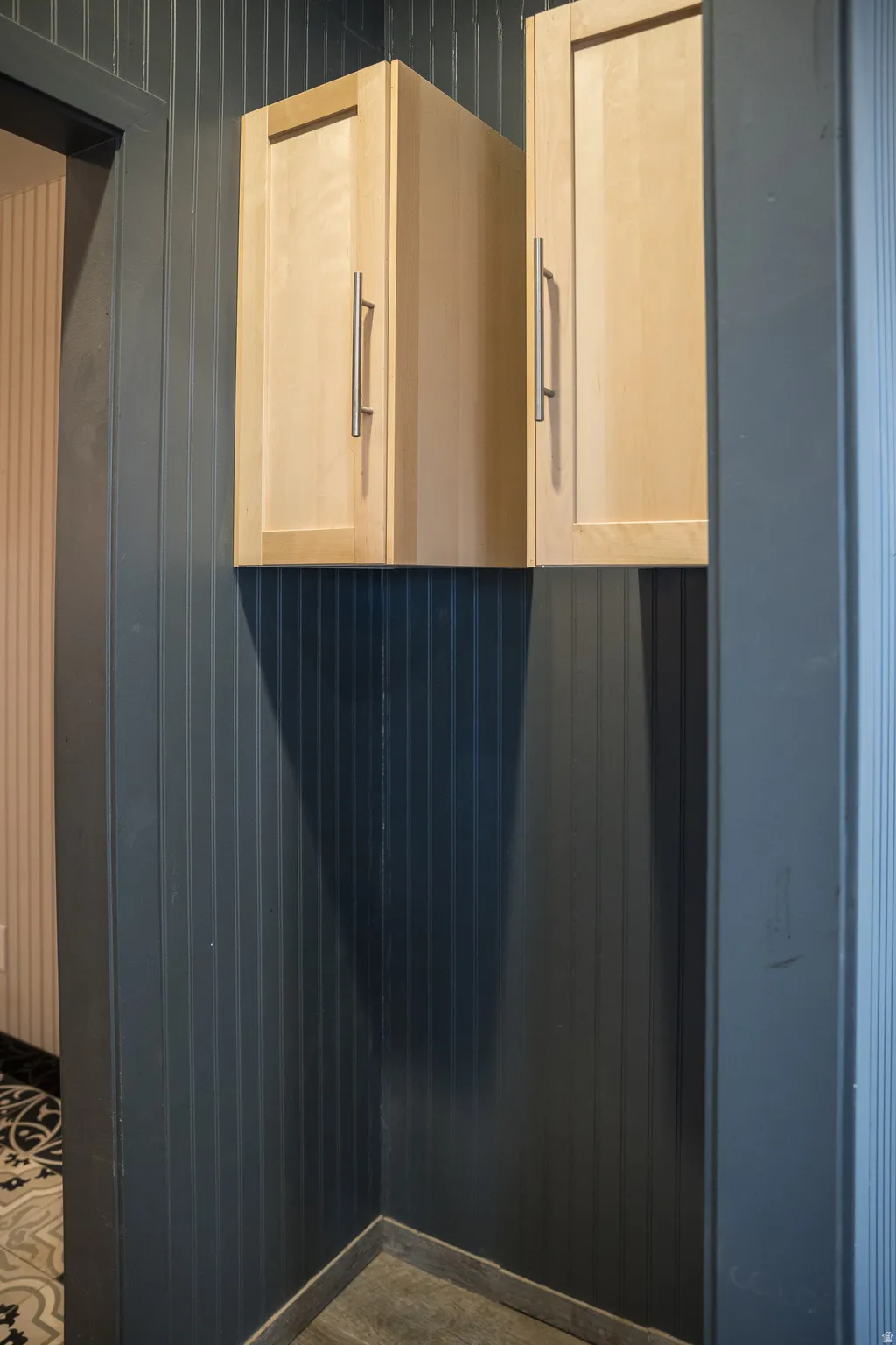 Detailed view of wood walls