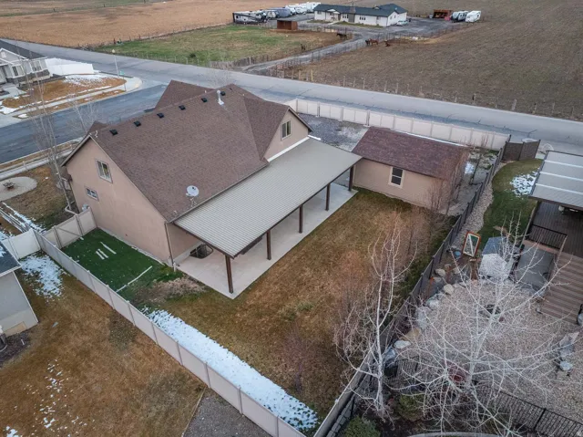 Aerial view of property and surrounding area