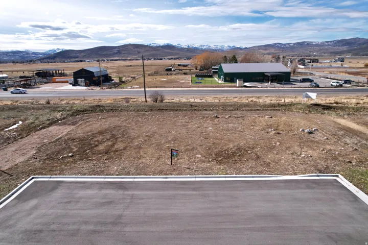 View of yard with a mountain view