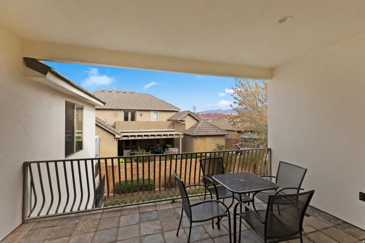 Balcony featuring outdoor dining area