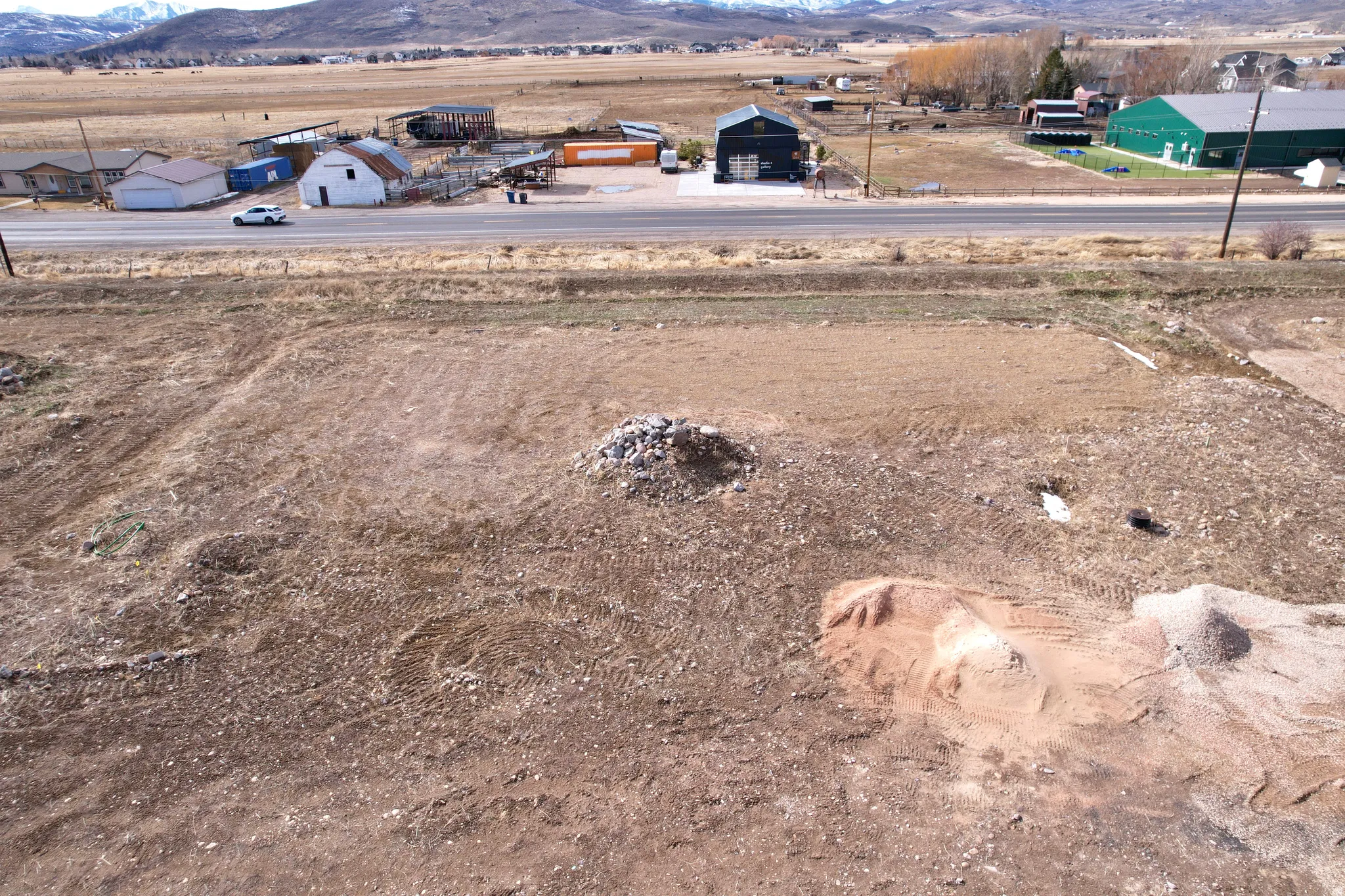 Bird's eye view of a mountainous background