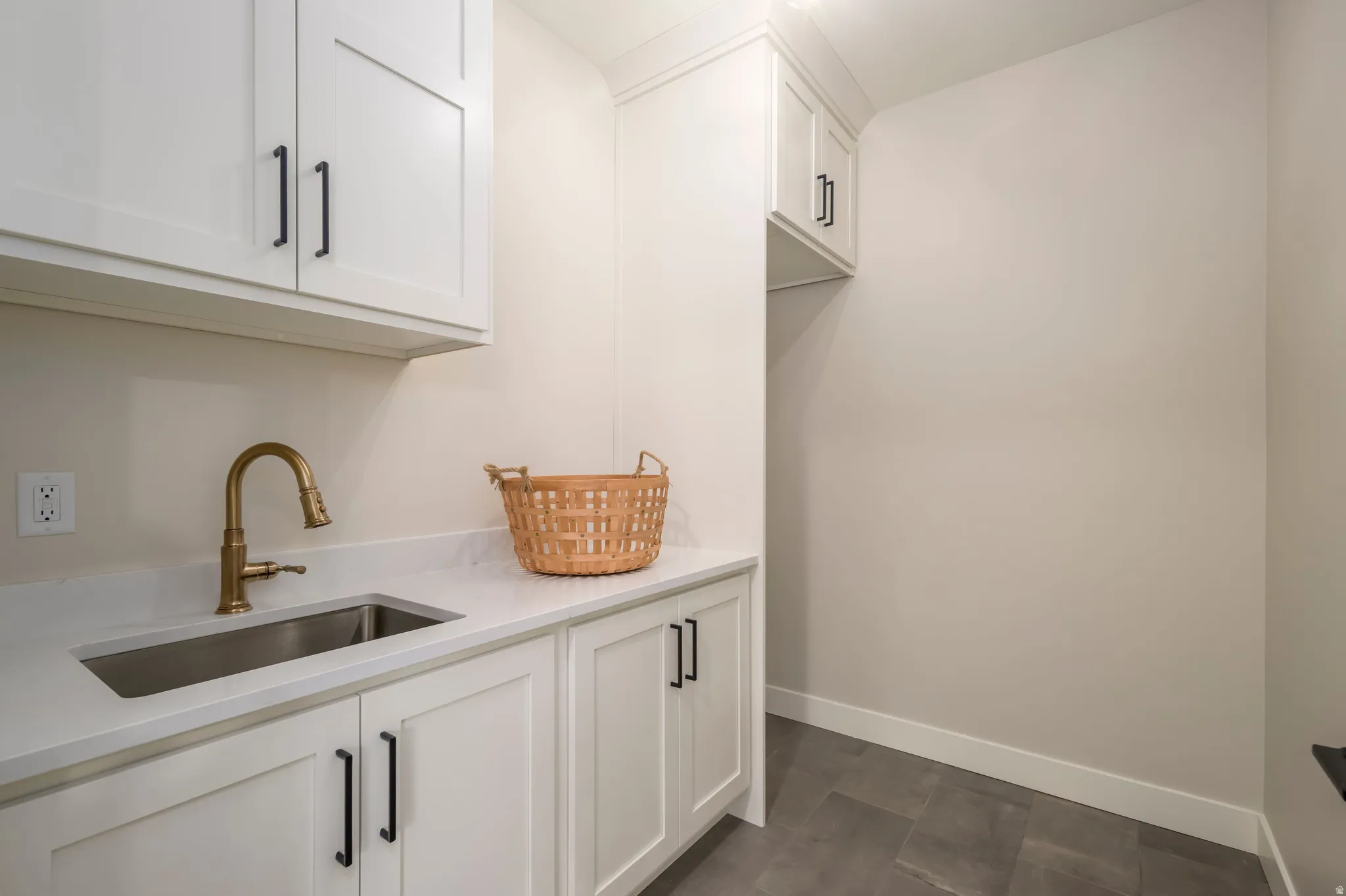 2nd laundry offers simple conveniences