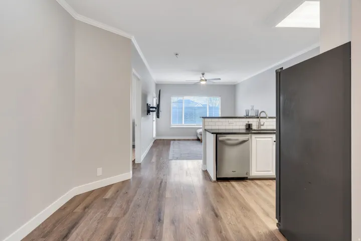 Laminate flooring throughout the unit