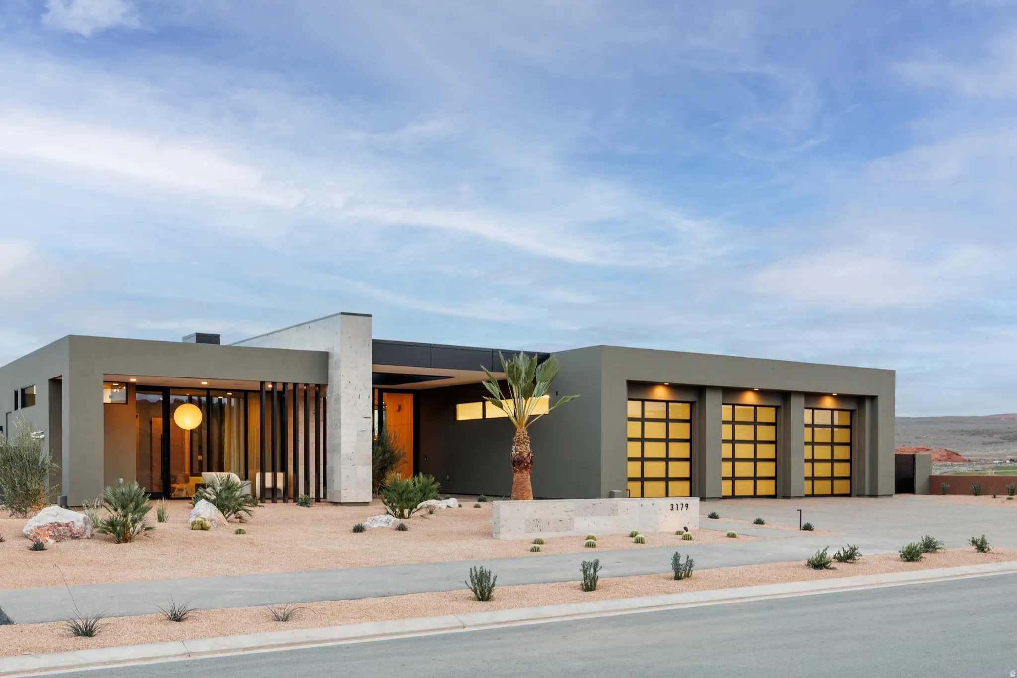 Mid-Century Modern 2026 Parade Home with Sweeping Views of Zion National Park and Sand Hollow & on the 17th Hole Tee Box