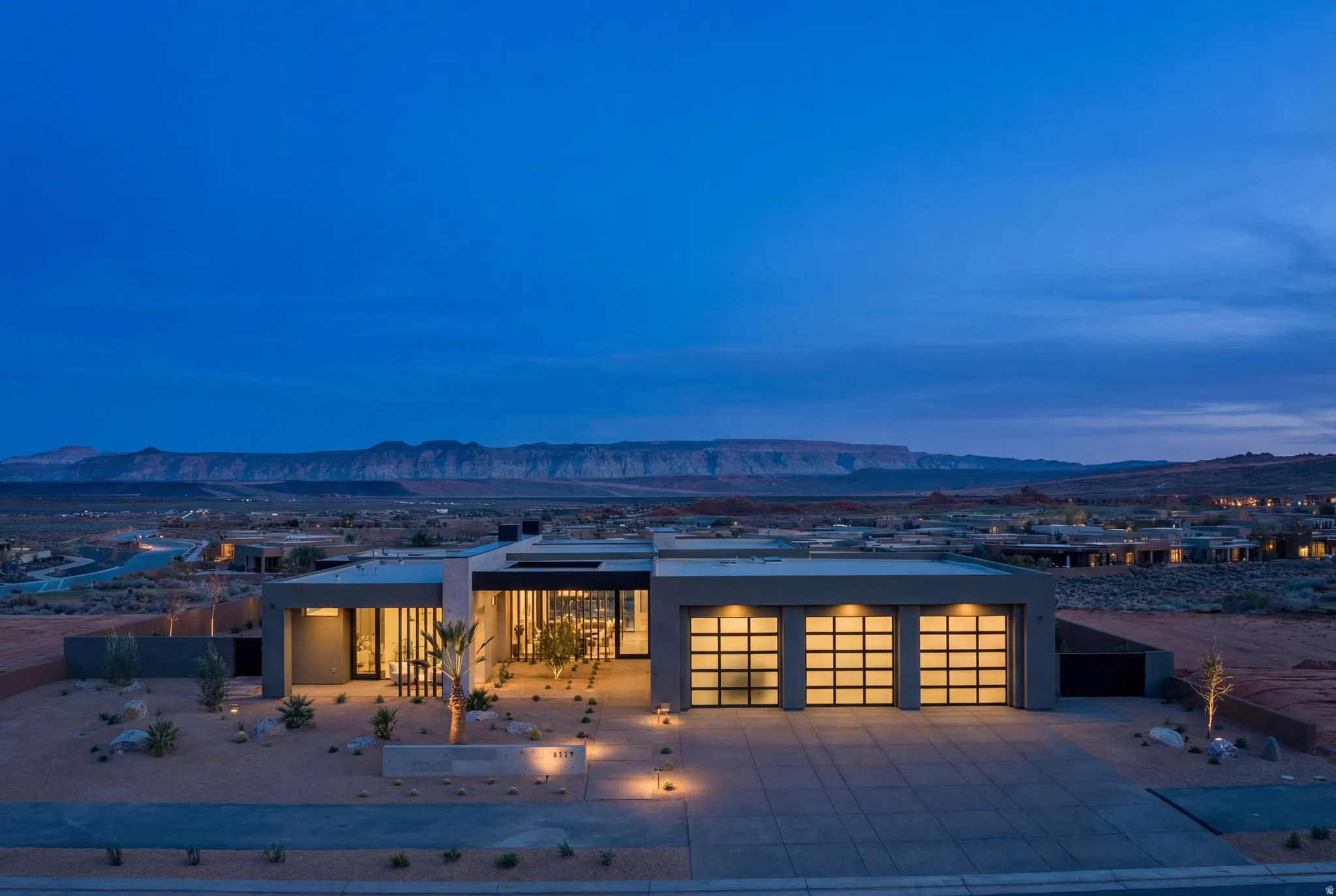 Mid-Century Modern 2026 Parade Home with Sweeping Views of Zion National Park and Sand Hollow & on the 17th Hole Tee Box