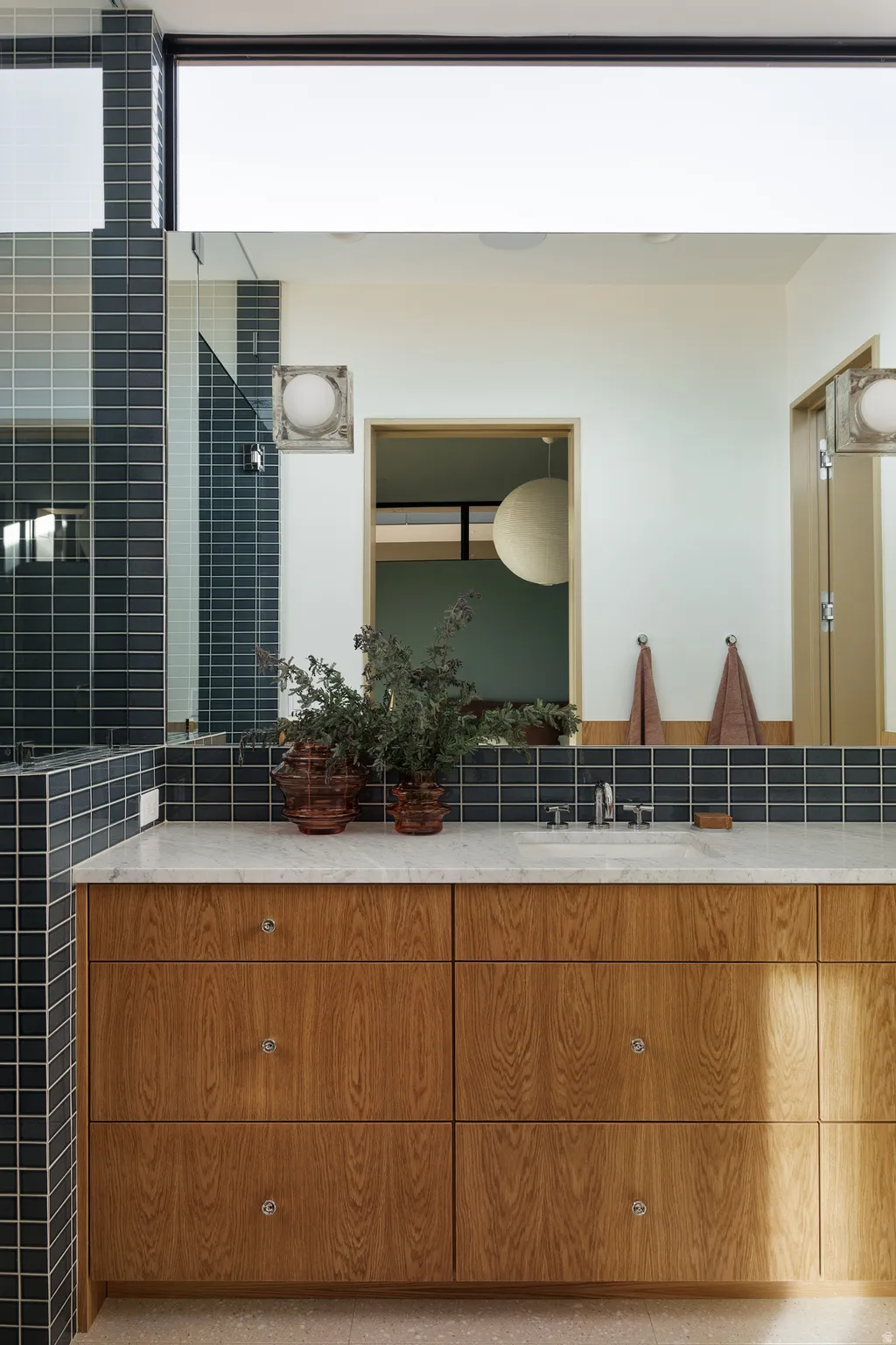 Ensuite Bathroom 2 with Speakers and Marble Countertops