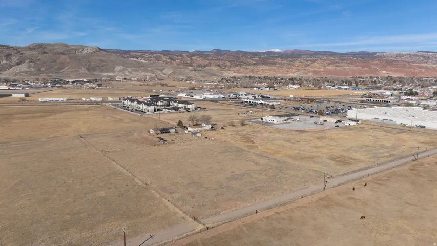 Mountain view with a desert landscape