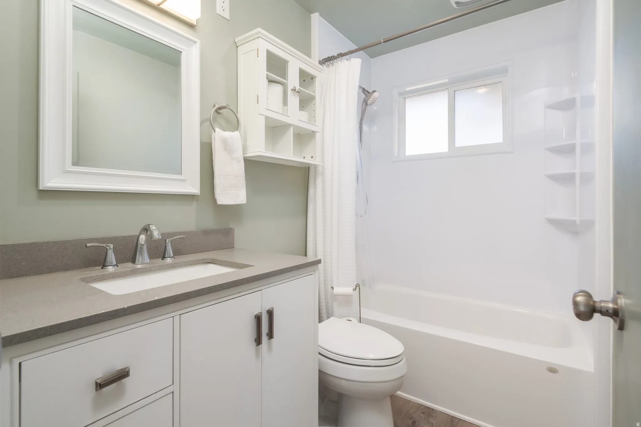 Lifetime warranty on updated showers in both bathrooms