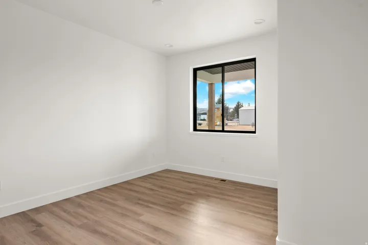 32 N 2nd St, Paris, Idaho 83261