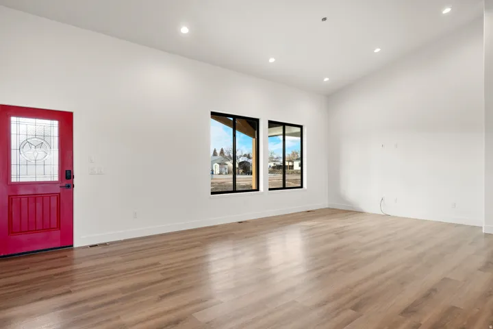 32 N 2nd St, Paris, Idaho 83261