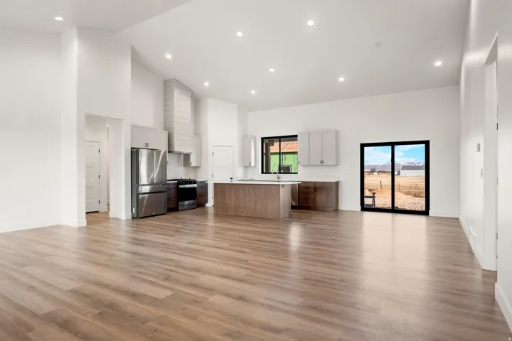 32 N 2nd St, Paris, Idaho 83261