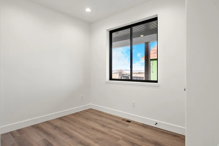 32 N 2nd St, Paris, Idaho 83261