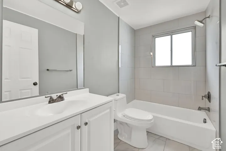 Upstairs bathroom.