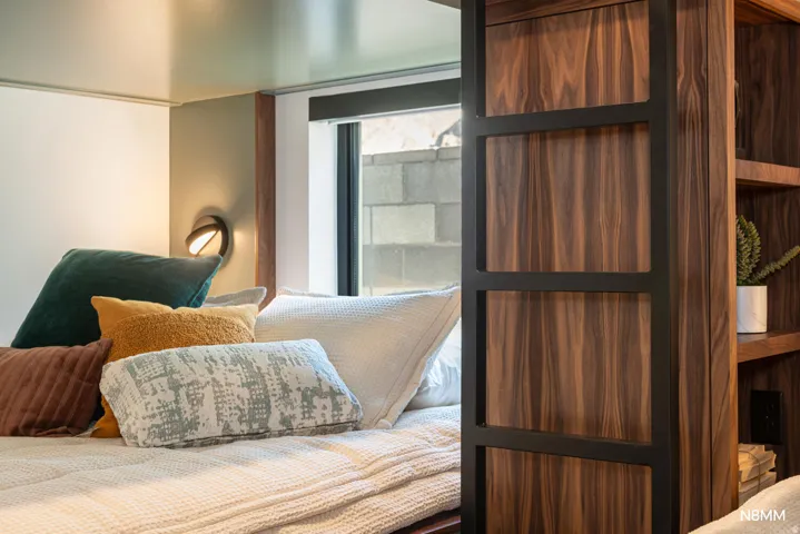 Bunkie details in the bedroom.