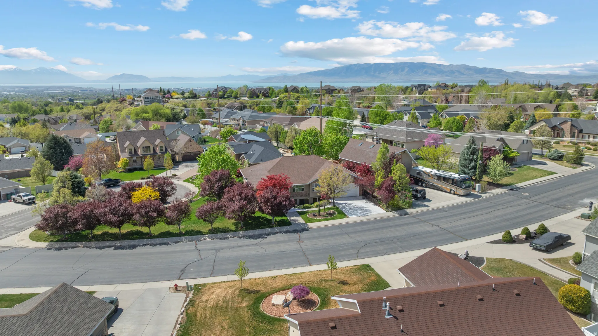 Aerial view of residential area with a mountainous background