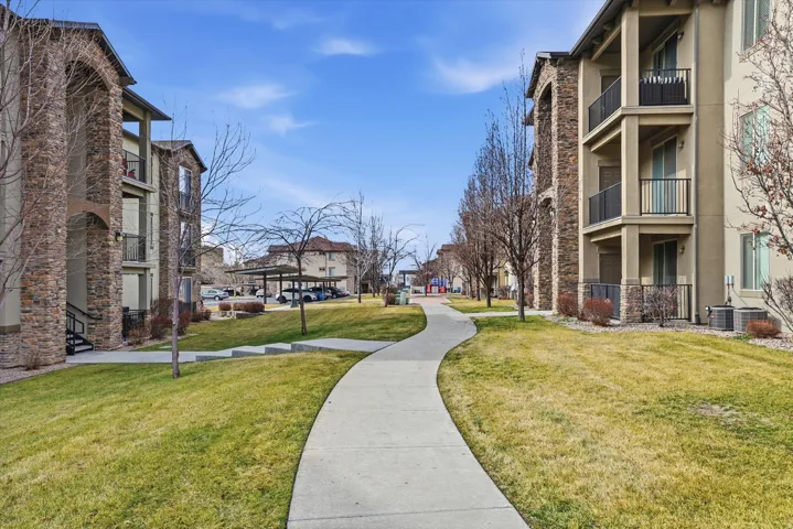 View of home's community