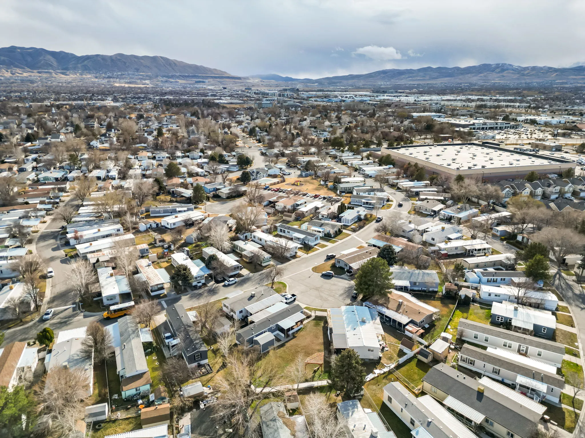 Located in a quiet, well-maintained Sandy community, you’ll enjoy a peaceful setting while still being close to everything you need. Shopping, dining, and major road access are just minutes away, making daily life easy and convenient.