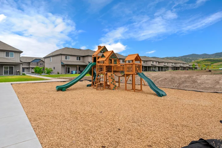 140 W 150 S #f21, Garden City, Utah 84028