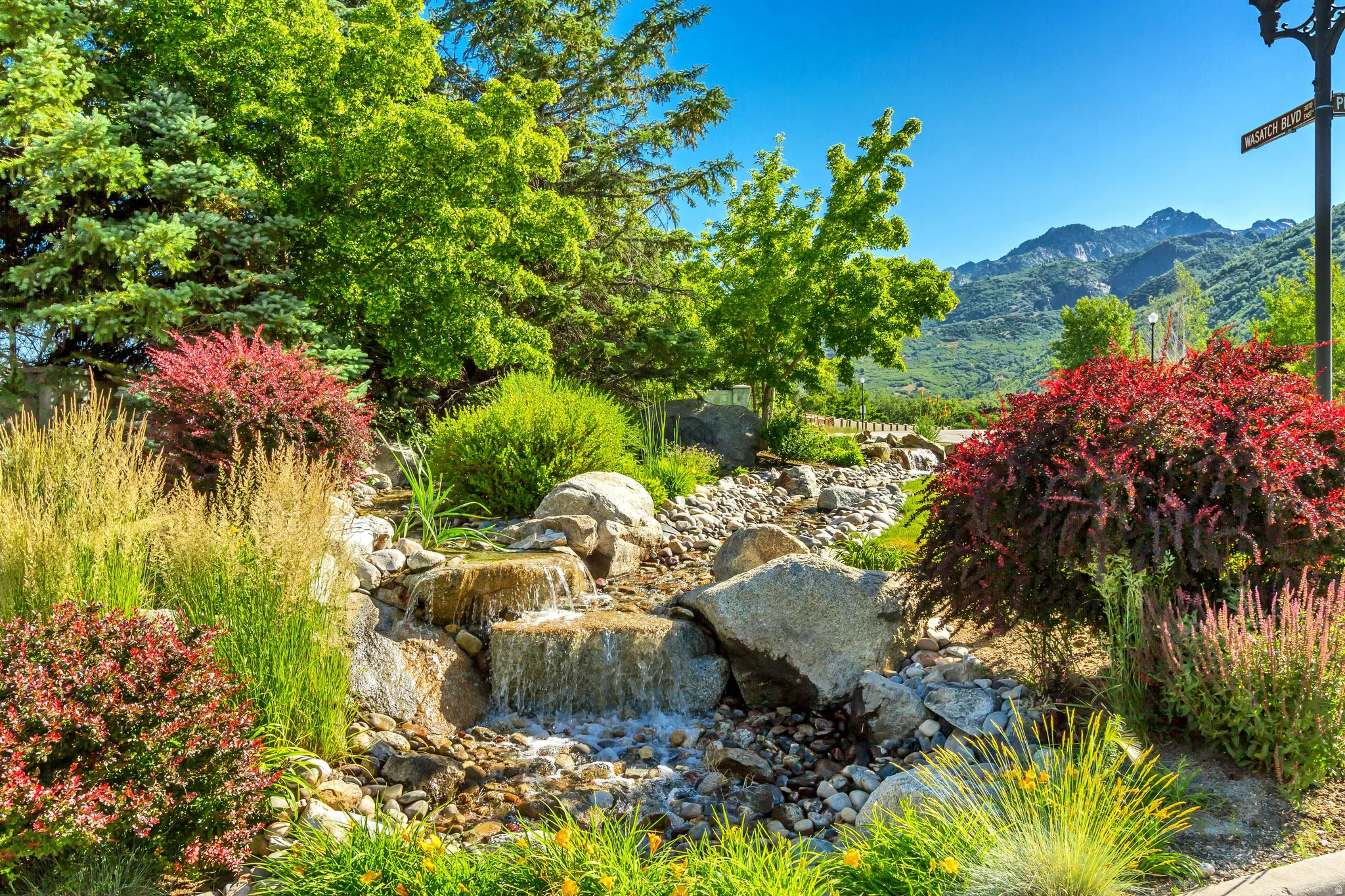 View of yard with a mountain view