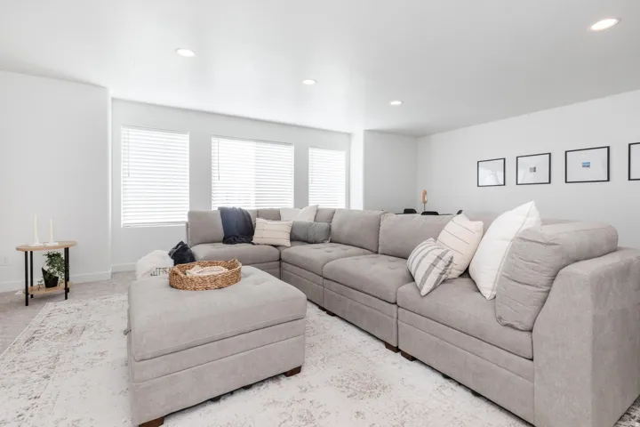 573 N Richland Valley St, Garden City, Utah 84028